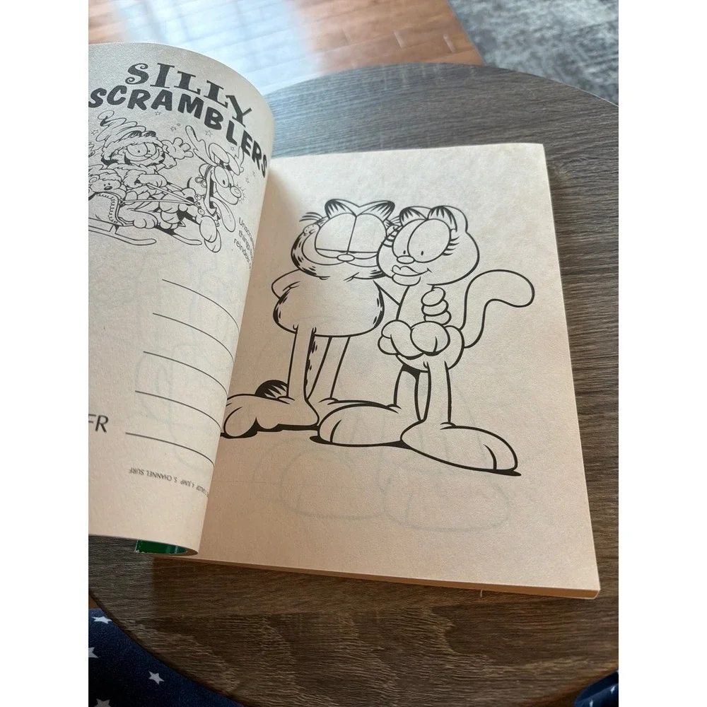 2005 Garfield's Holiday Play Coloring & Activity Book Unused